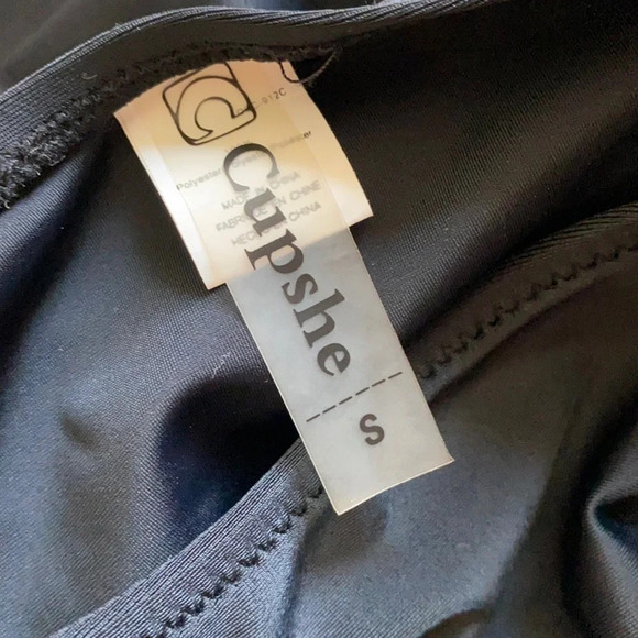 CUPSHE Scalloped Cut Out Swimsuit EUC - Picture 4 of 8